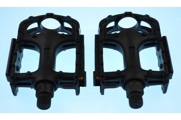 Педали Wellgo LU-895, пластик, стальная ось, черные